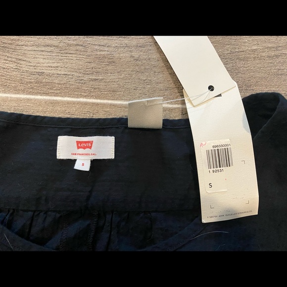 Levi's sleeveless shirt - Picture 9 of 16